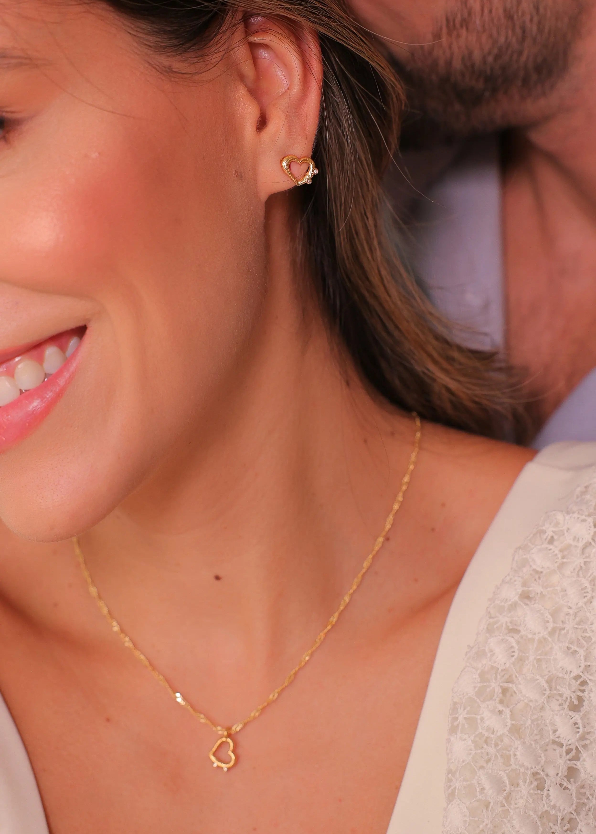 Aretes Corazón Gratitud Oro